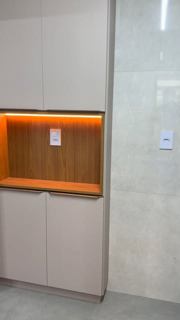 Armário com nicho iluminado