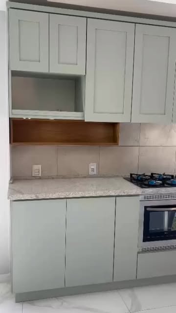 Cozinha verde sálvia